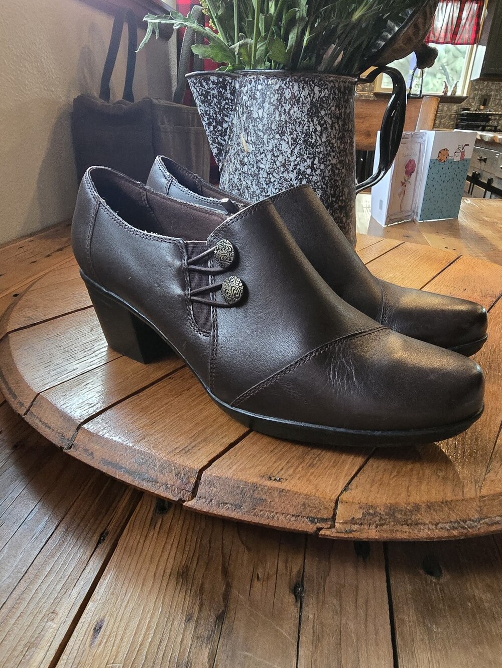Clarks Emslie Warren Leather Shooties Dark Brown Heeled Loafers Size 8.5 - Picture 7 of 8